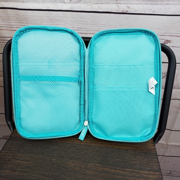 yoobi unicorn pencil case - Picture 3 of 8